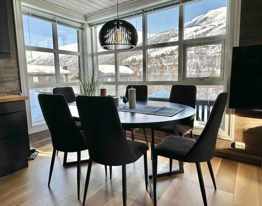 Lovise Mountain Apartment Stranda  Extérieur photo